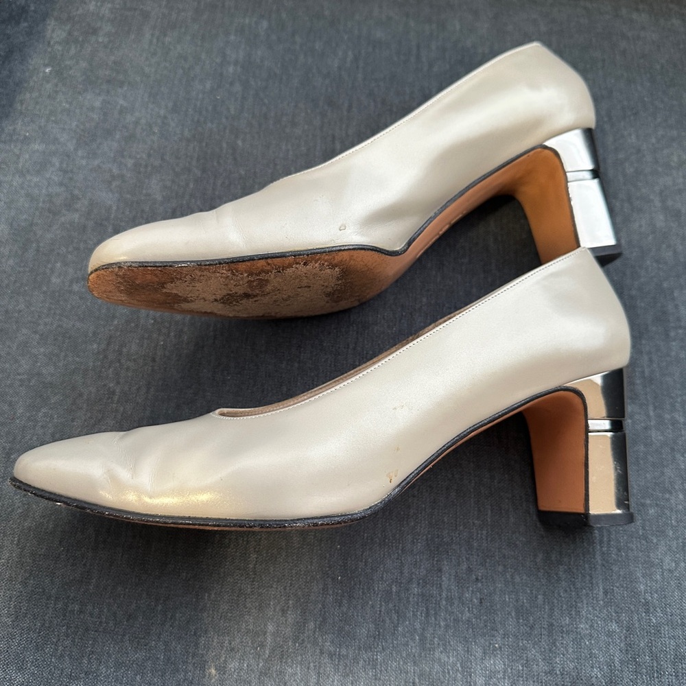 Salvatore Ferragamo classic cream pumps with silver logo heel size 7.5